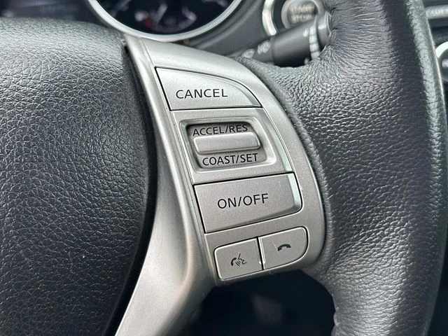 Used 2015 Silver Nissan SL image 24