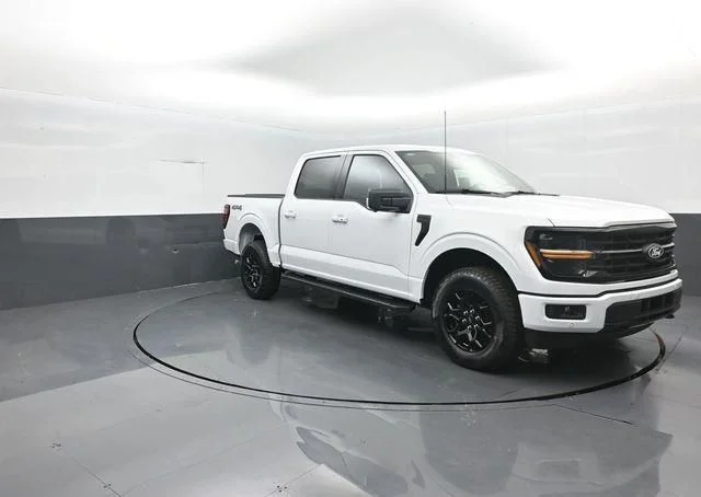 New 2026 White Ford XLT image 2
