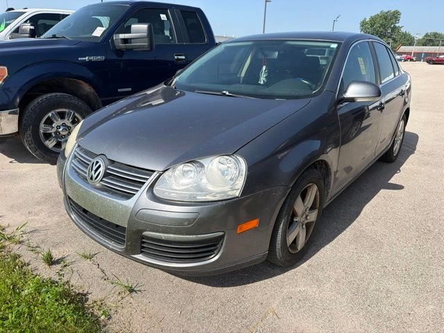 Used 2008  Volkswagen SE image 3