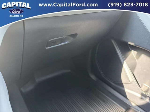 Used 2025 White Ford Platinum image 28