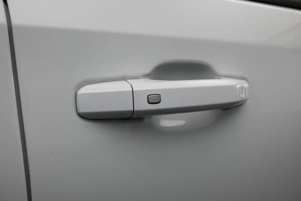 Used 2022 Summit White Chevrolet RST image 47