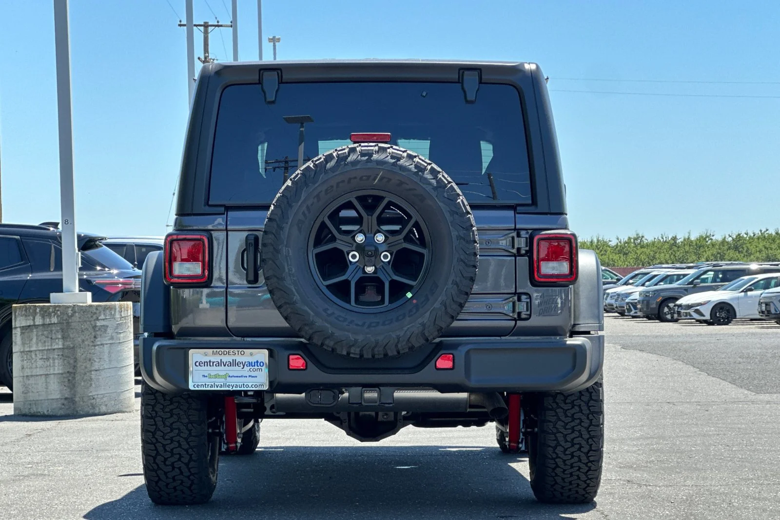 New 2026 Granite Crystal Metallic Clear-Coat Exterior Paint Jeep Willys image 5