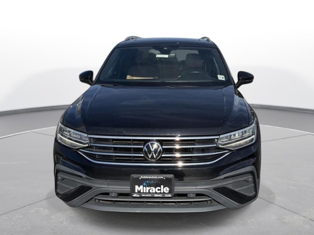 Used 2023 Deep Black Pearl Volkswagen SE image 7