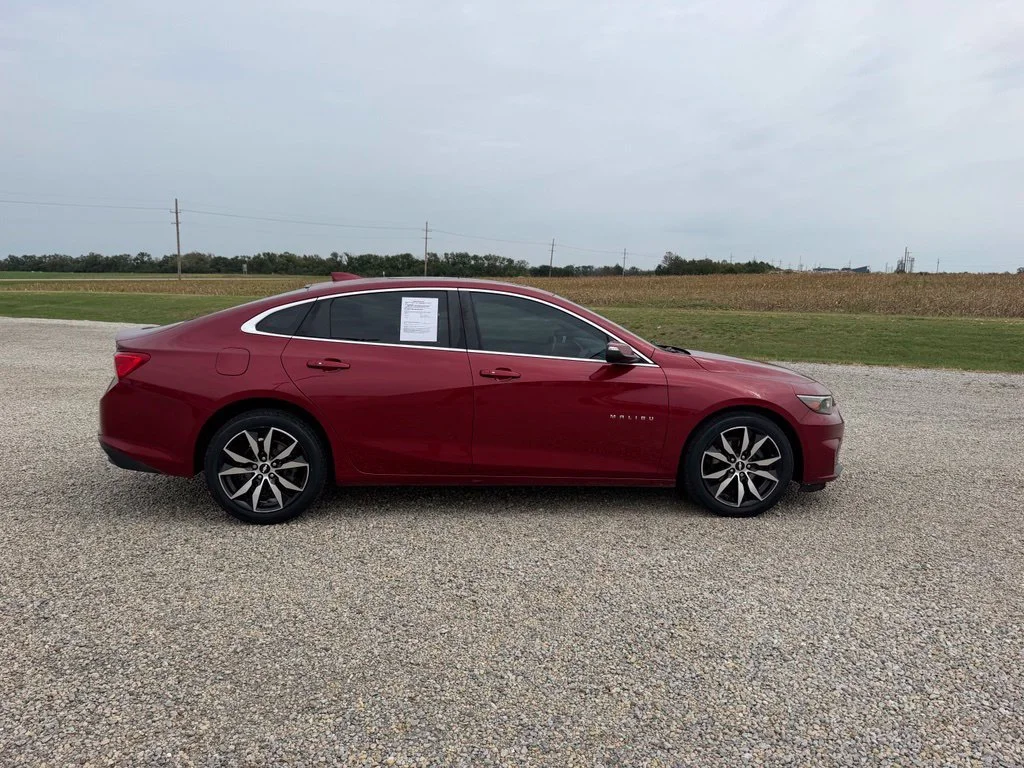Used 2018 Chevrolet Malibu 1LT with VIN 1G1ZD5ST0JF165506 for sale in Hillsboro, KS