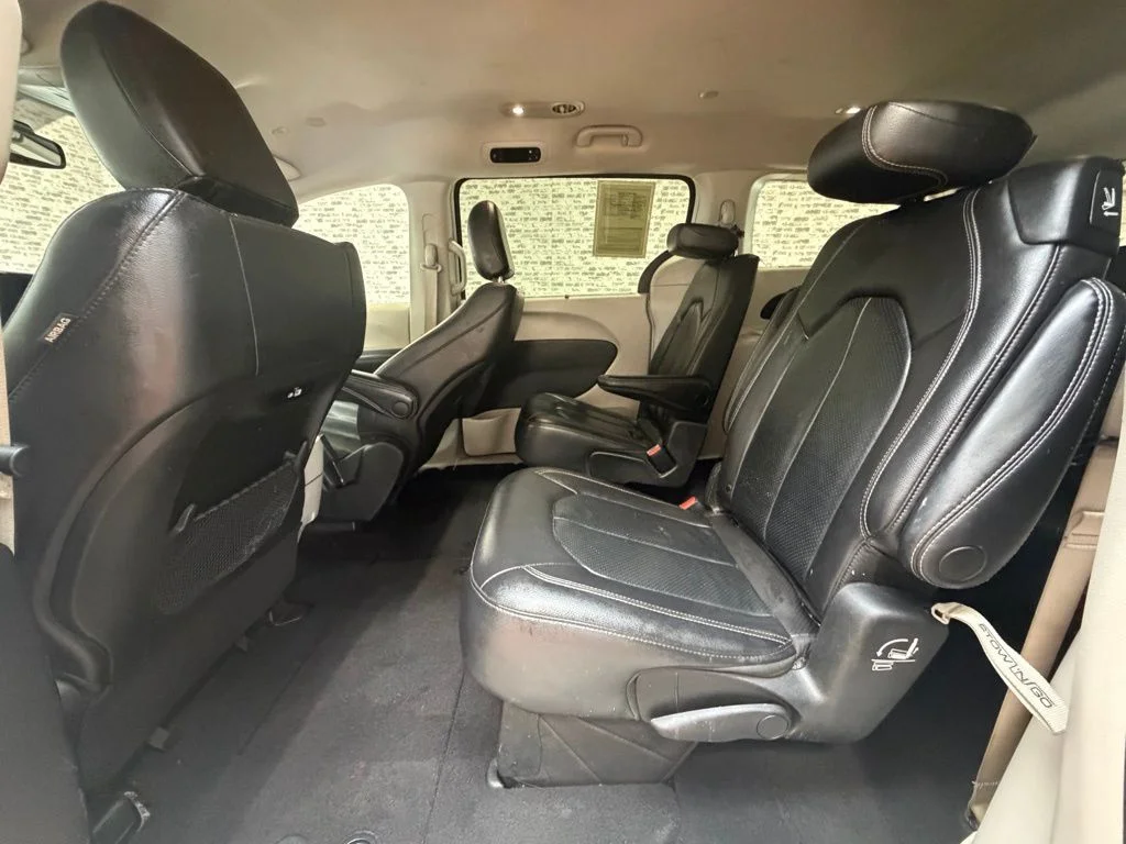 Used 2022 White Chrysler Touring L image 13