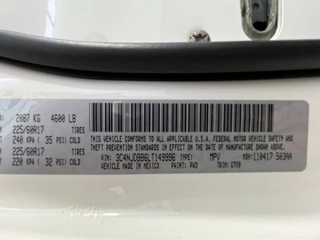 Used 2020 White Jeep Latitude image 29