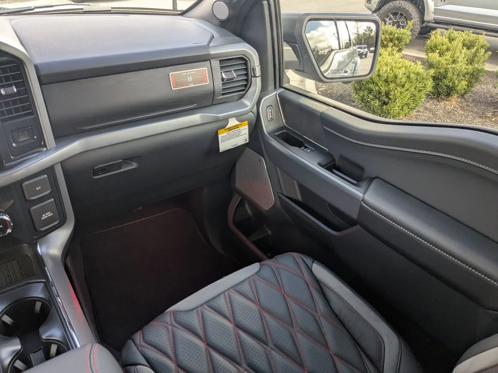 New 2026 Avalanche Ford XLT image 18