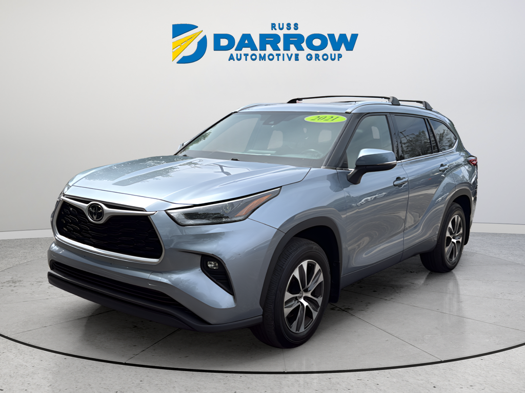 Used 2021  Toyota XLE image 1