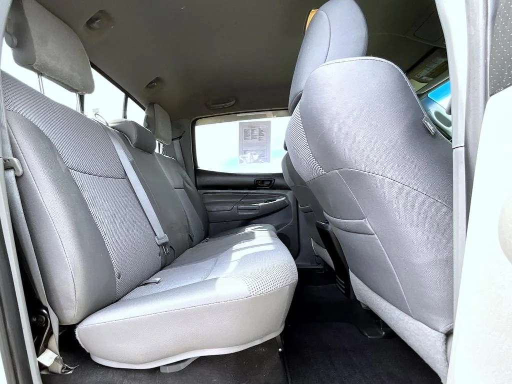 Used 2014 White Toyota Base image 17