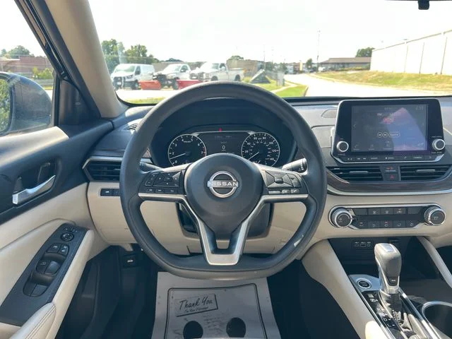 Used 2024 Black Nissan 2.5 SV image 19