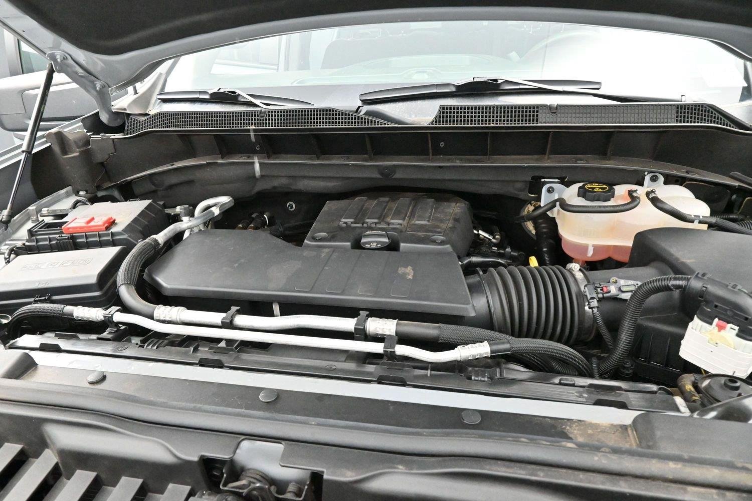 Used 2024 Slate Gray Metallic Chevrolet Custom image 31
