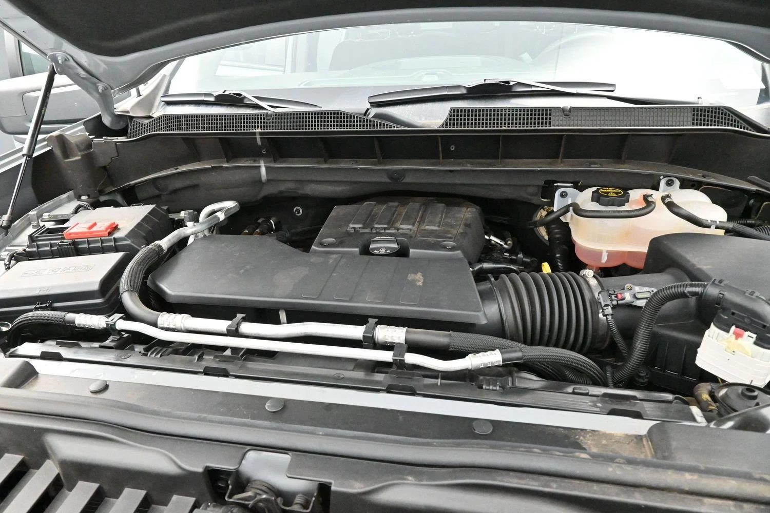 Used 2024 Slate Gray Metallic Chevrolet Custom image 31