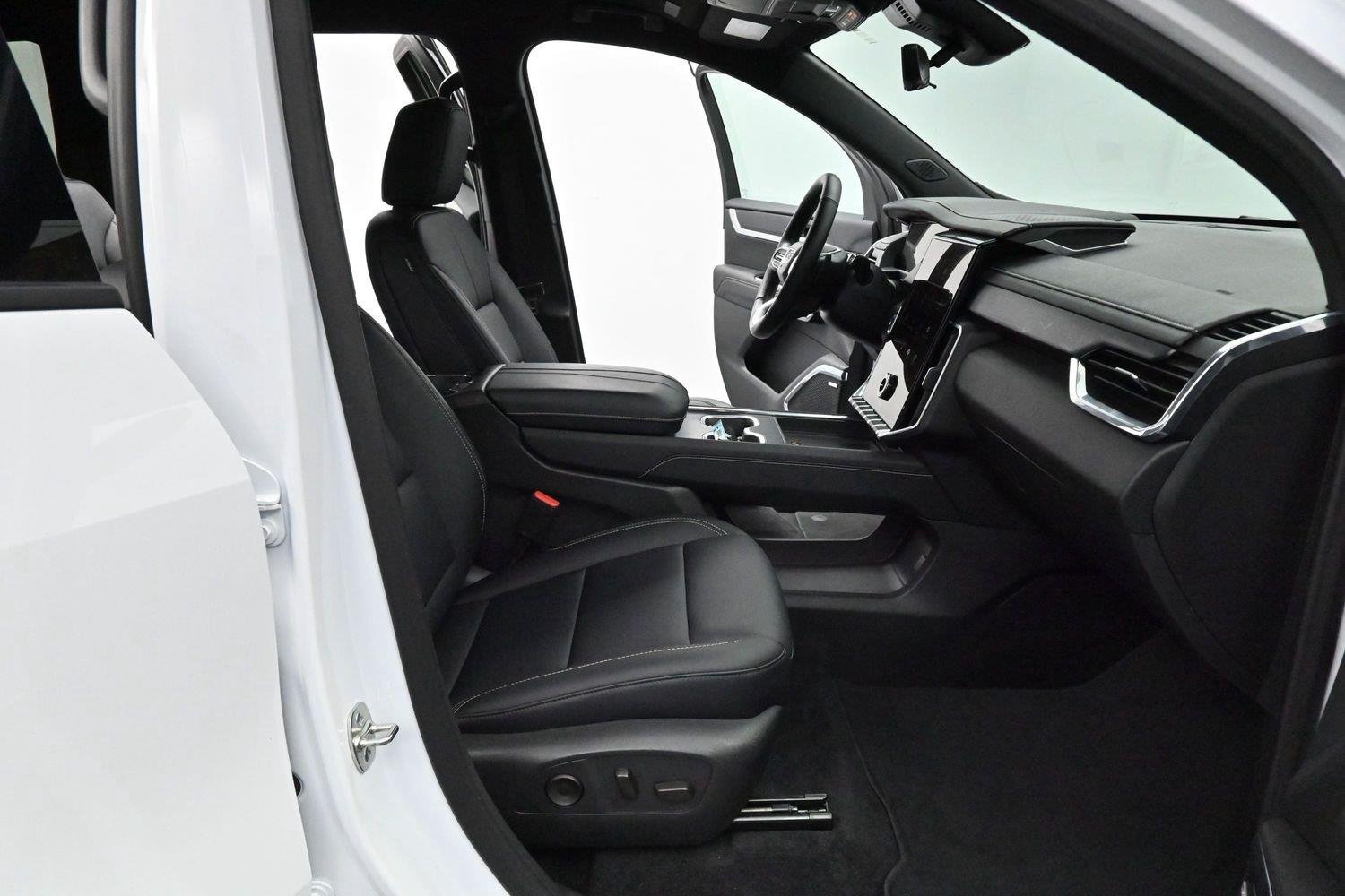 Used 2026 Summit White GMC Elevation image 30