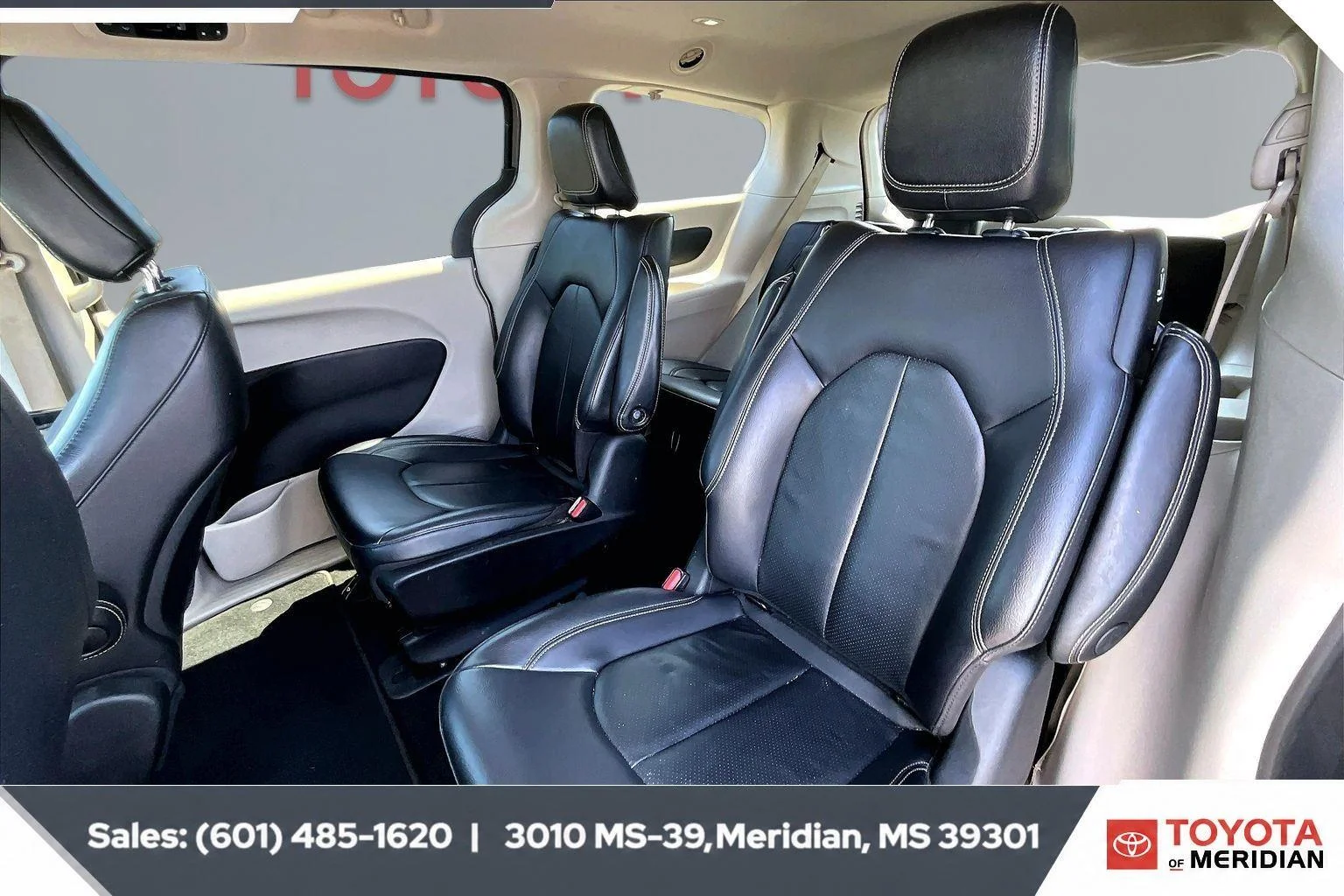 Used 2022 Ceramic Gray Clearcoat Chrysler Hybrid Touring L image 19
