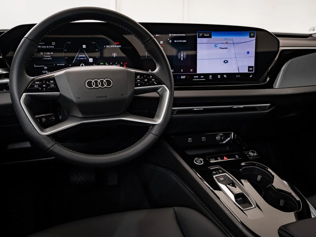 Used 2025 Glacier White Audi 2.0T Premium Plus image 4