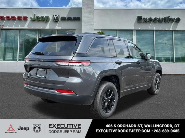 New 2026 Baltic Gray Metallic Clear-Coat Exterior Paint Jeep Altitude image 4
