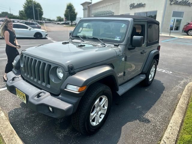 Used 2019 Gray Jeep Sport S image 1