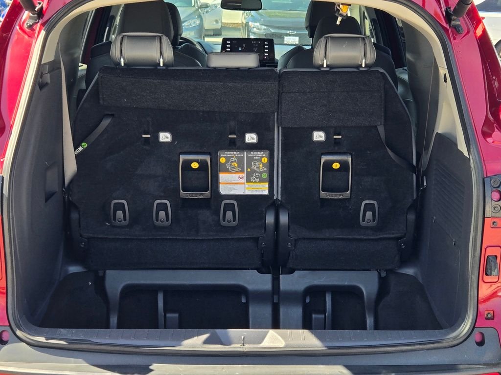 2023 Toyota Sienna XLE - Photo 22