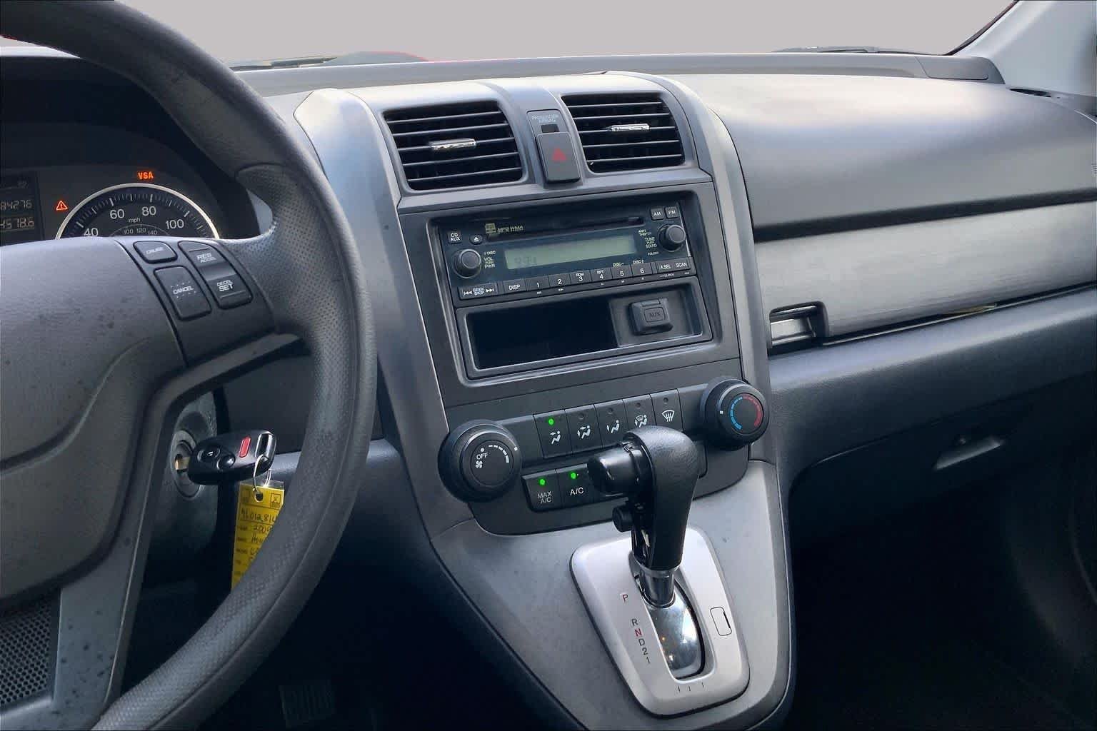 Used 2009 Alabaster Silver Metallic Honda LX image 6