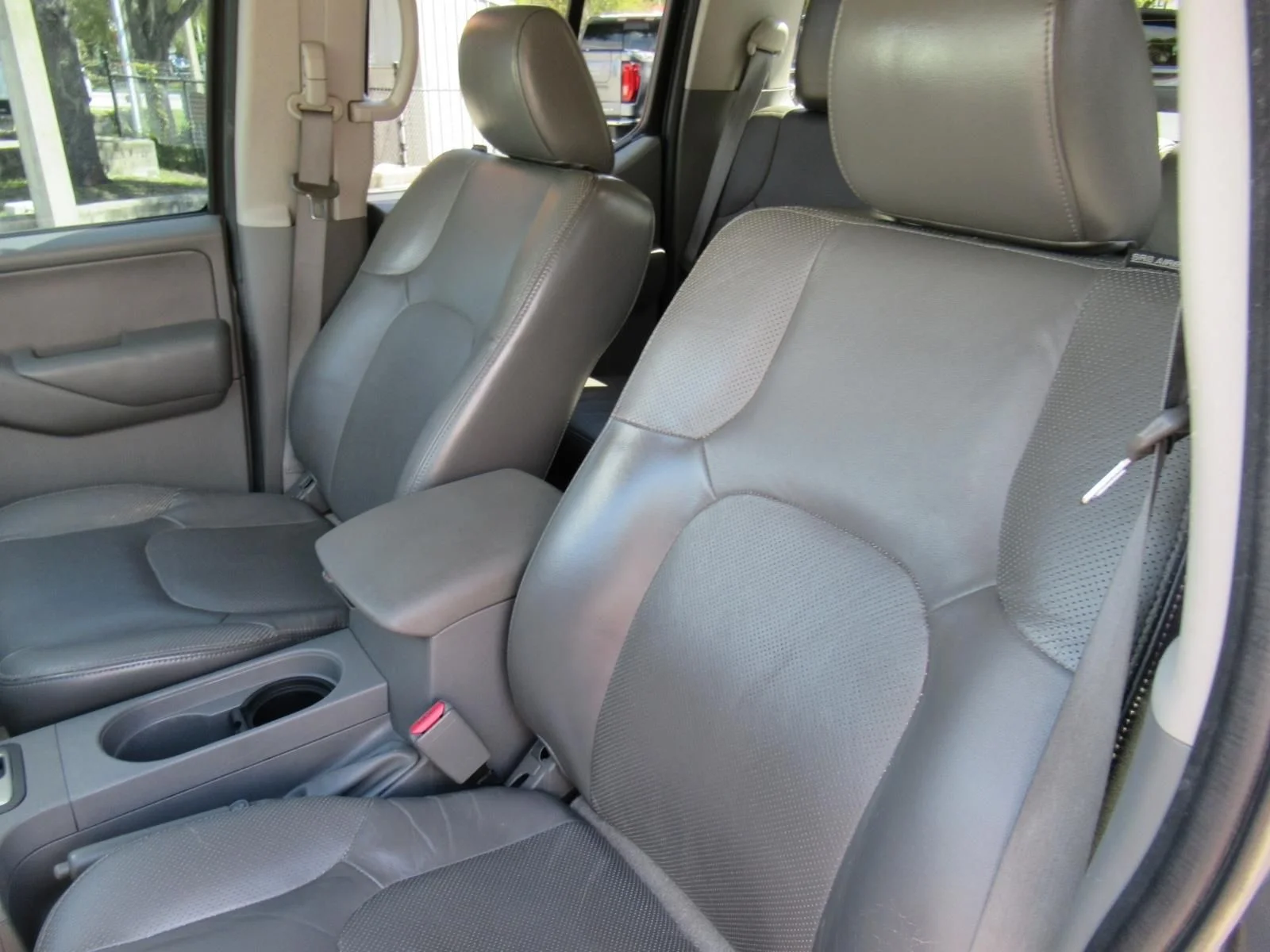 Used 2013 Blue Nissan SL image 17