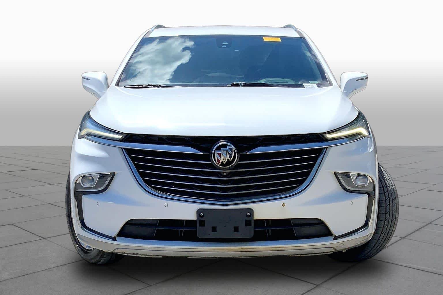 Used 2022 Summit White Buick Premium image 4