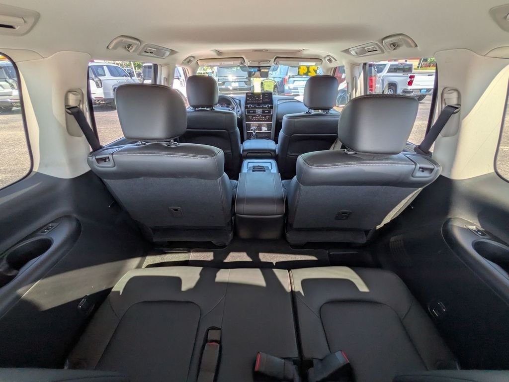 Used 2024 Gray Nissan Platinum image 35