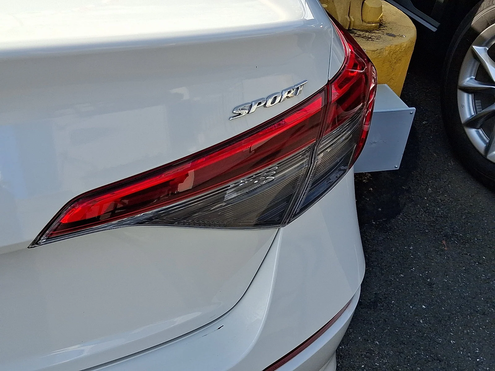 Certified Used 2024 Platinum White Pearl Honda Sport image 17