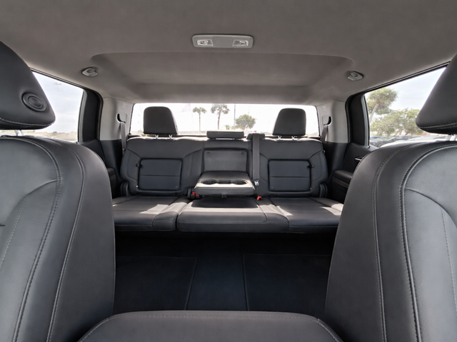 Used 2022 Black GMC SLT image 16