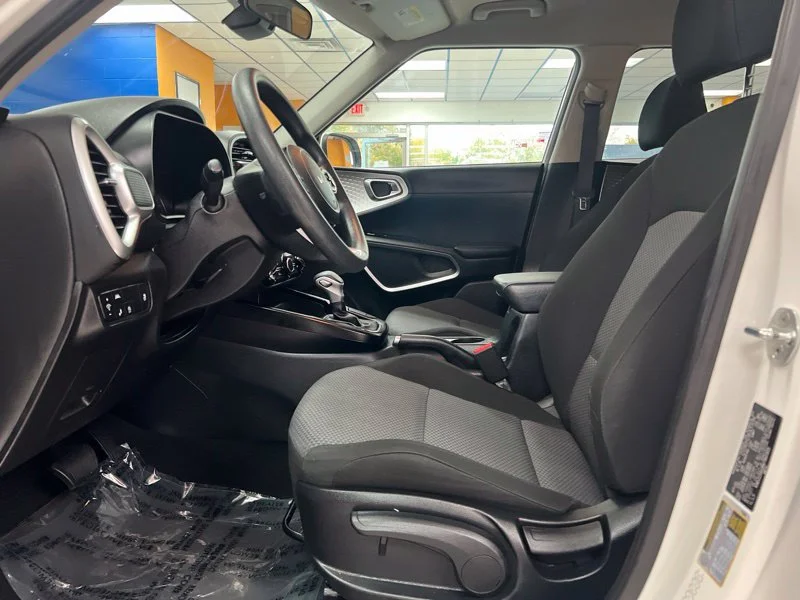 Used 2022 White Kia LX image 17