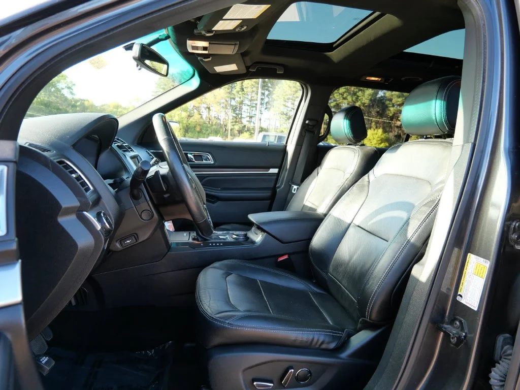 Used 2016 Gray Ford Limited image 21