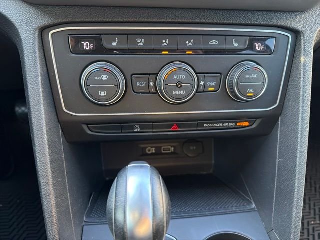 Used 2018 Blue Volkswagen 3.6L V6 SE image 9