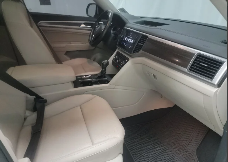 Used 2019 White Volkswagen 2.0T SE w/Technology image 14