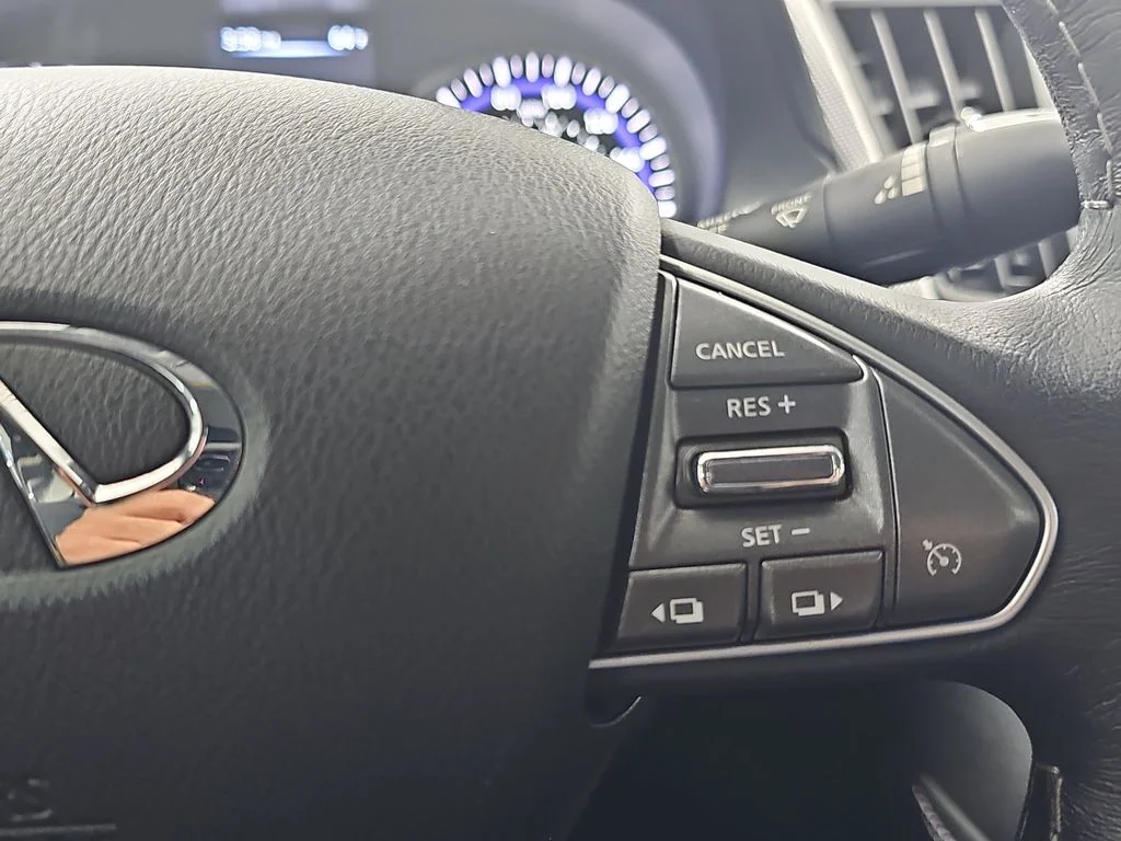 Used 2016 White INFINITI 3.0t Premium image 20