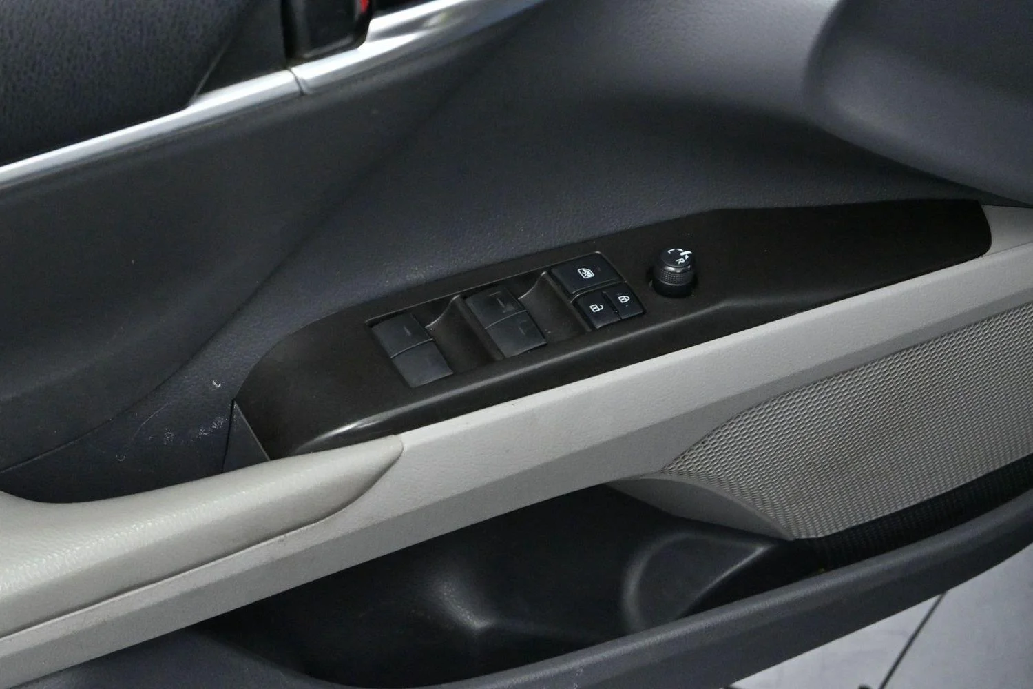 Used 2021 Blueprint Toyota SE image 11