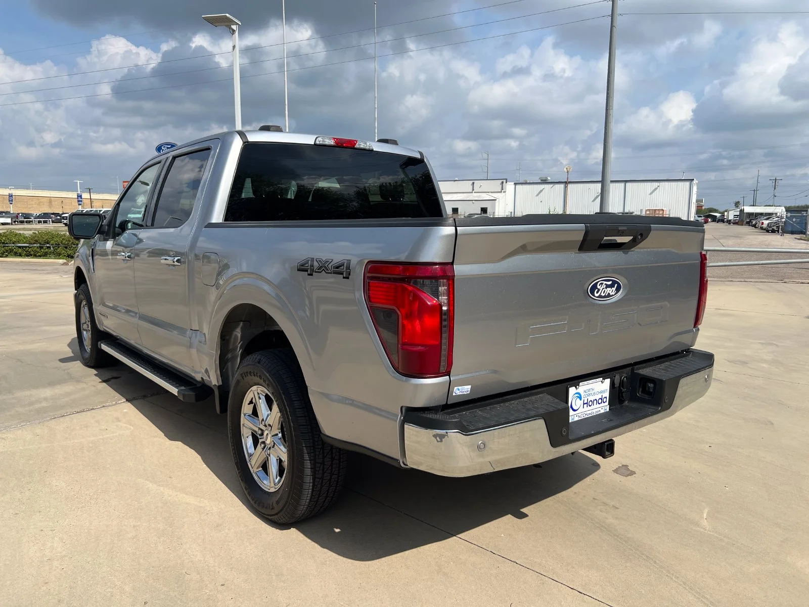 Used 2024 Silver Ford XLT image 3