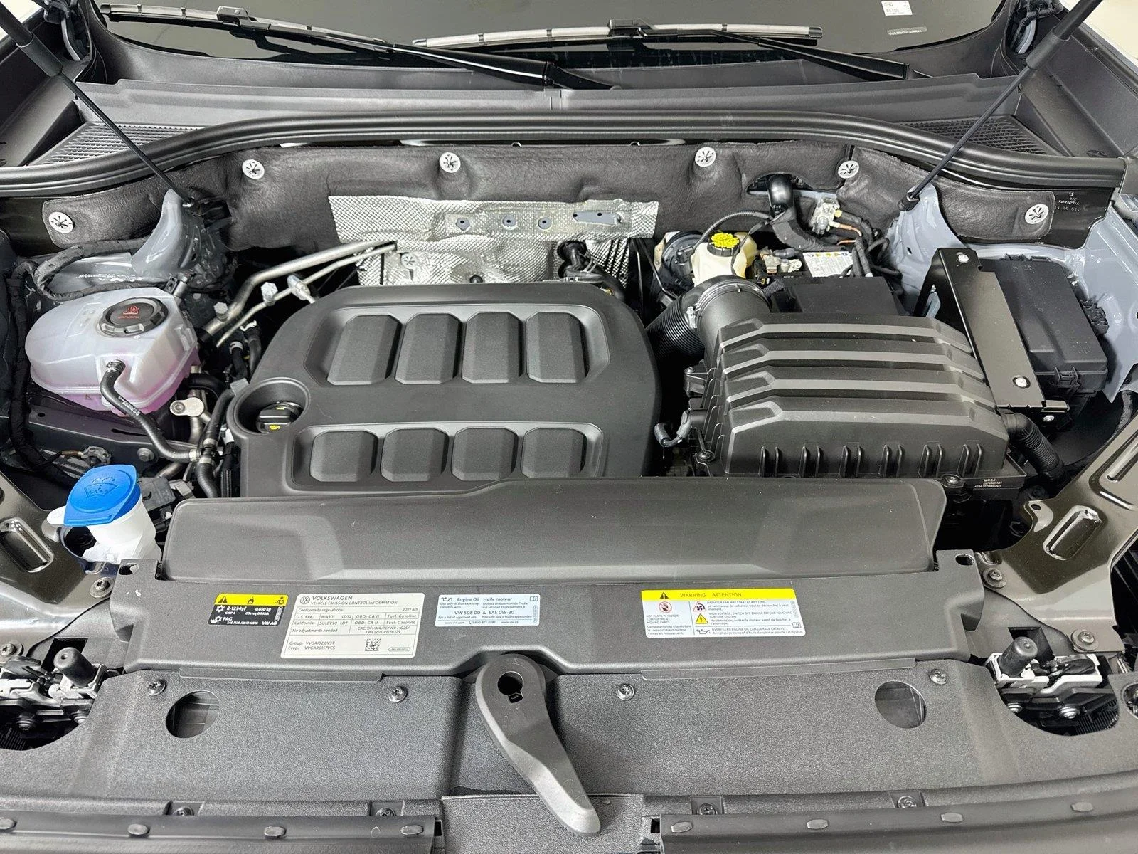 New 2027 Pure Gray Volkswagen SE w/Technology image 31