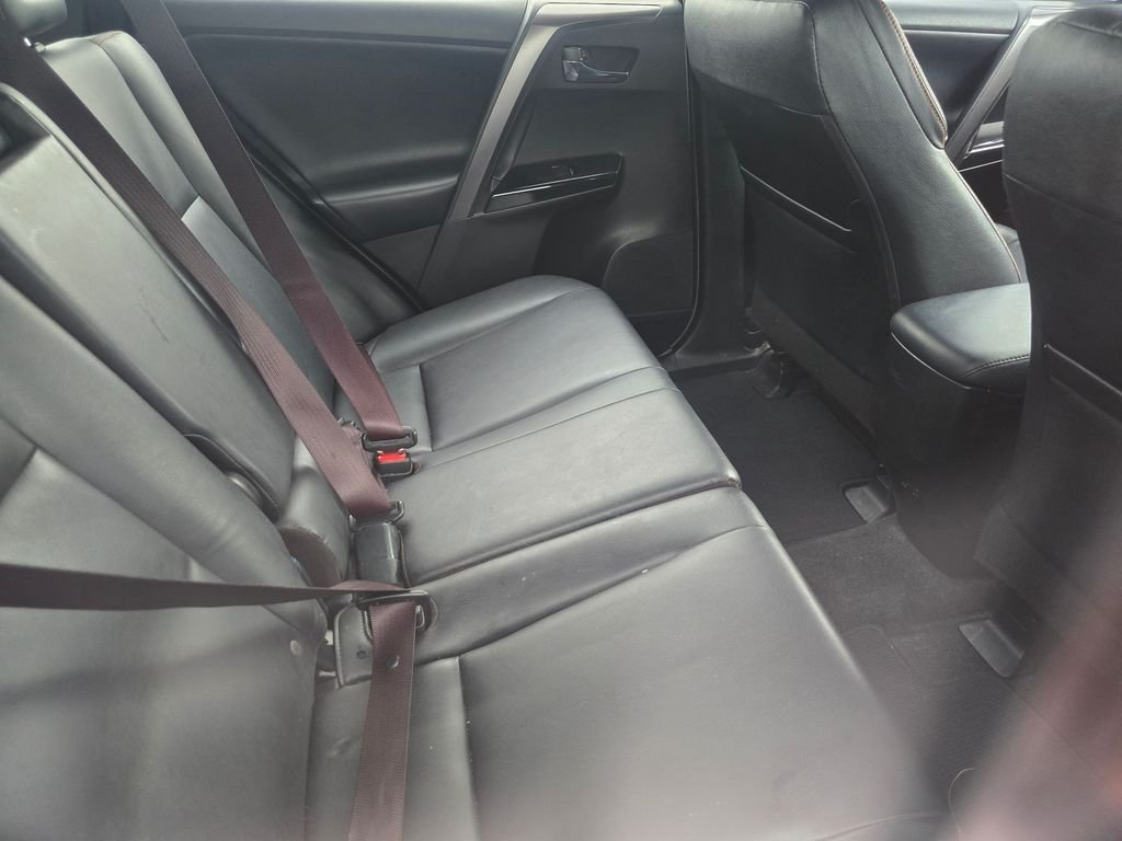 Used 2018 White Toyota SE image 12