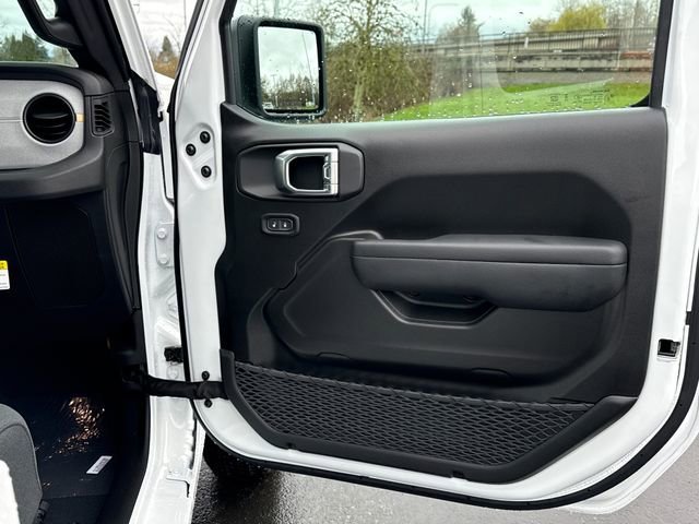 New 2026 Bright White Clear-Coat Exterior Paint Jeep Sport S image 22