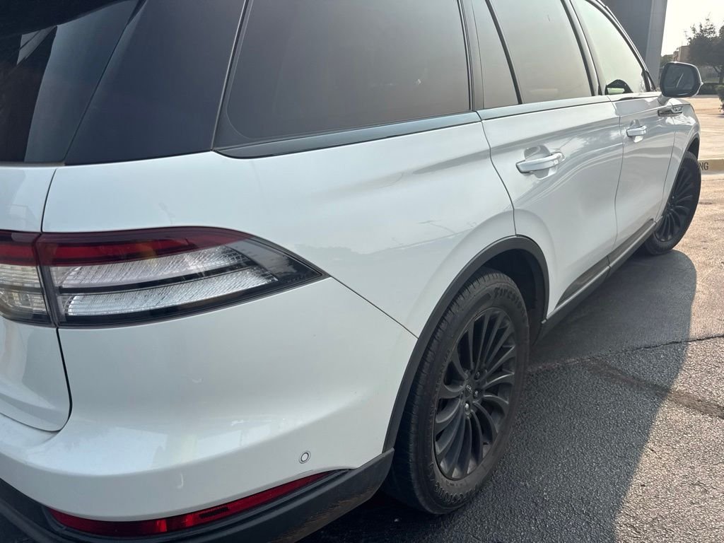 Used 2020 White Lincoln Reserve image 4