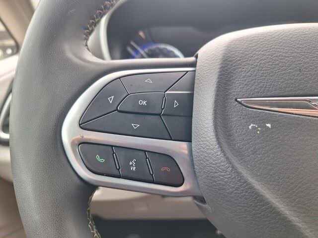 Used 2024 Bright White Clearcoat Chrysler Touring L image 13