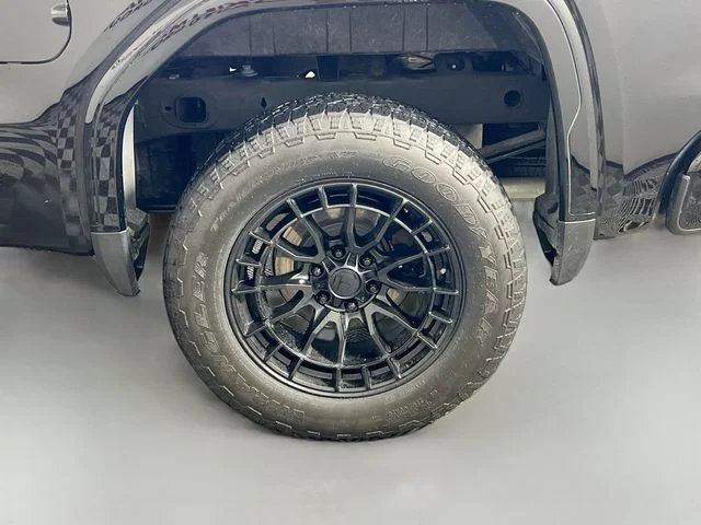 2025 GMC Sierra 1500 AT4 - Photo 38