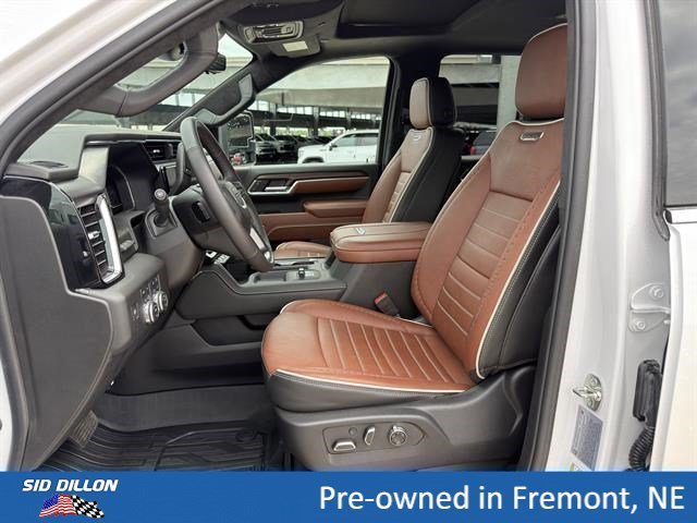 Used 2025 White Frost Tricoat GMC Denali Ultimate image 18