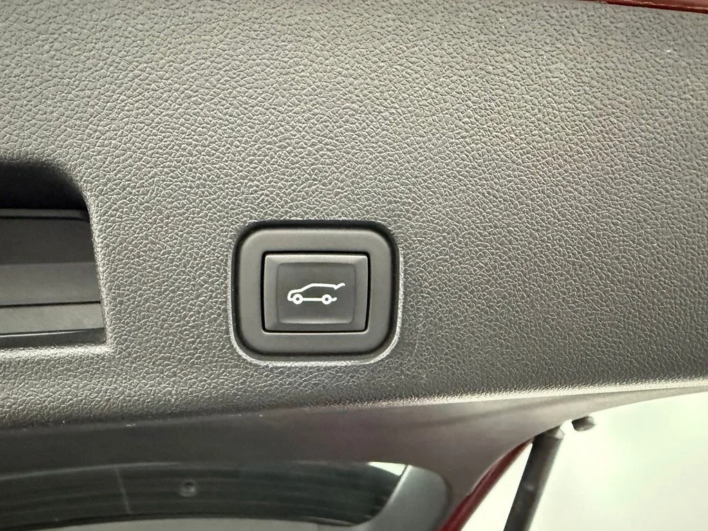 Used 2024 Red GMC Elevation image 12