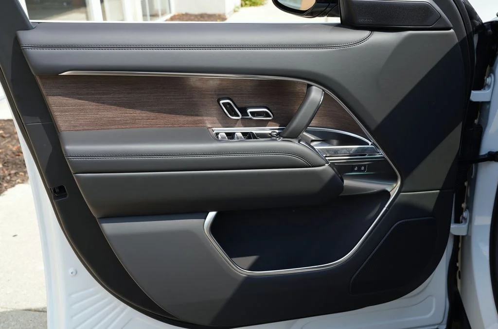New 2026 Fuji White Land Rover SE image 11