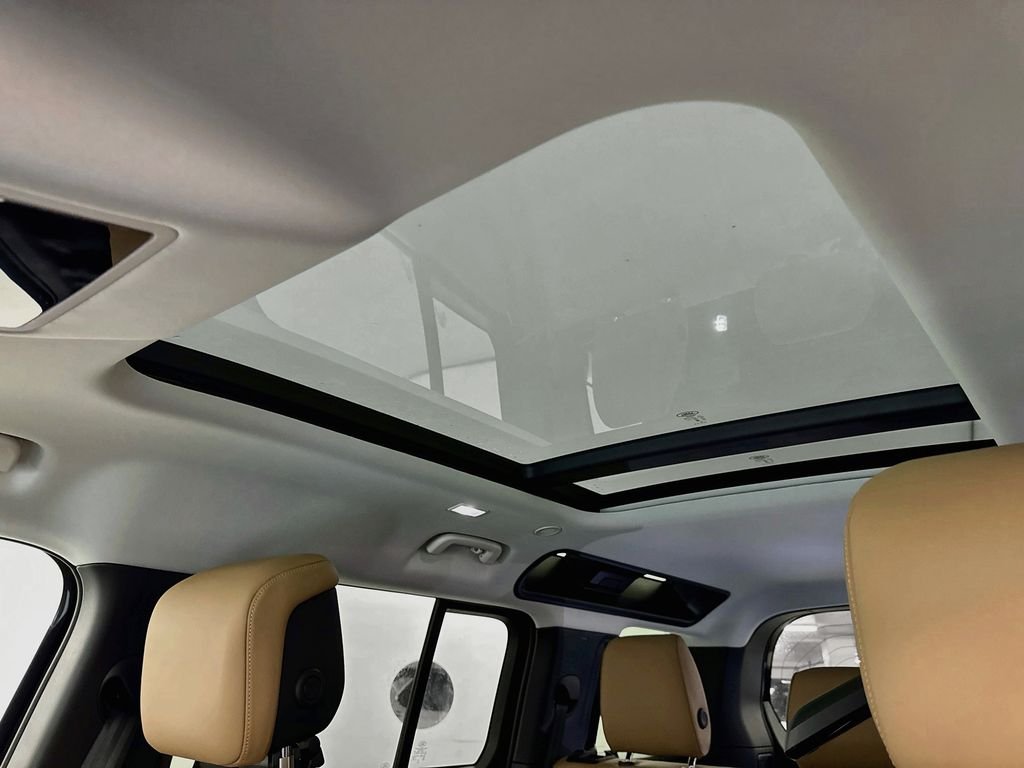 New 2026 Santorini Black Land Rover S image 22