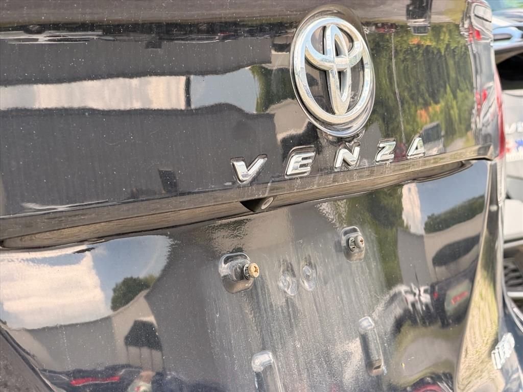 Used 2013 Black Toyota LE image 19