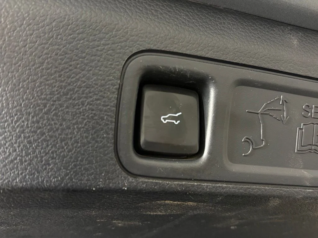 Used 2024 Silver Ford XLT image 45