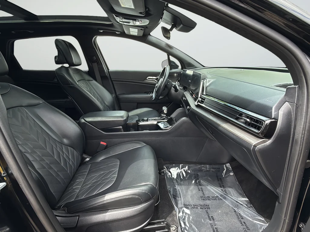 Used 2023 Black Kia X-Line image 13