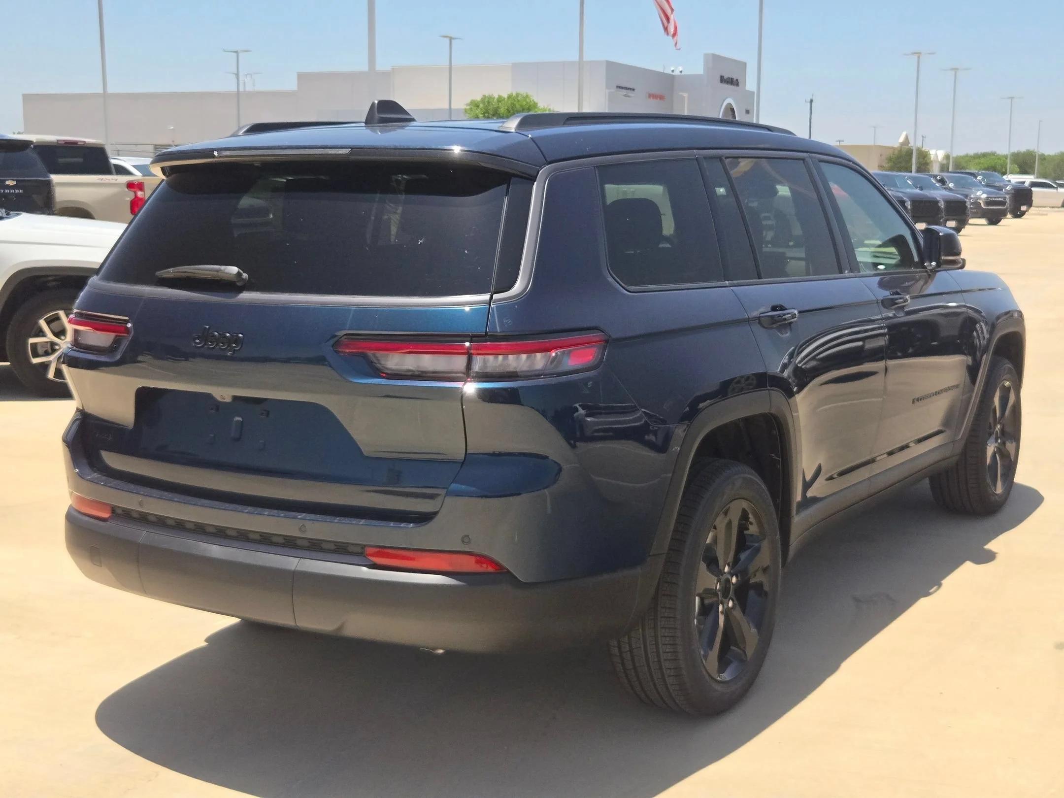 New 2026 Fathom Blue Pearlcoat Jeep Limited image 3