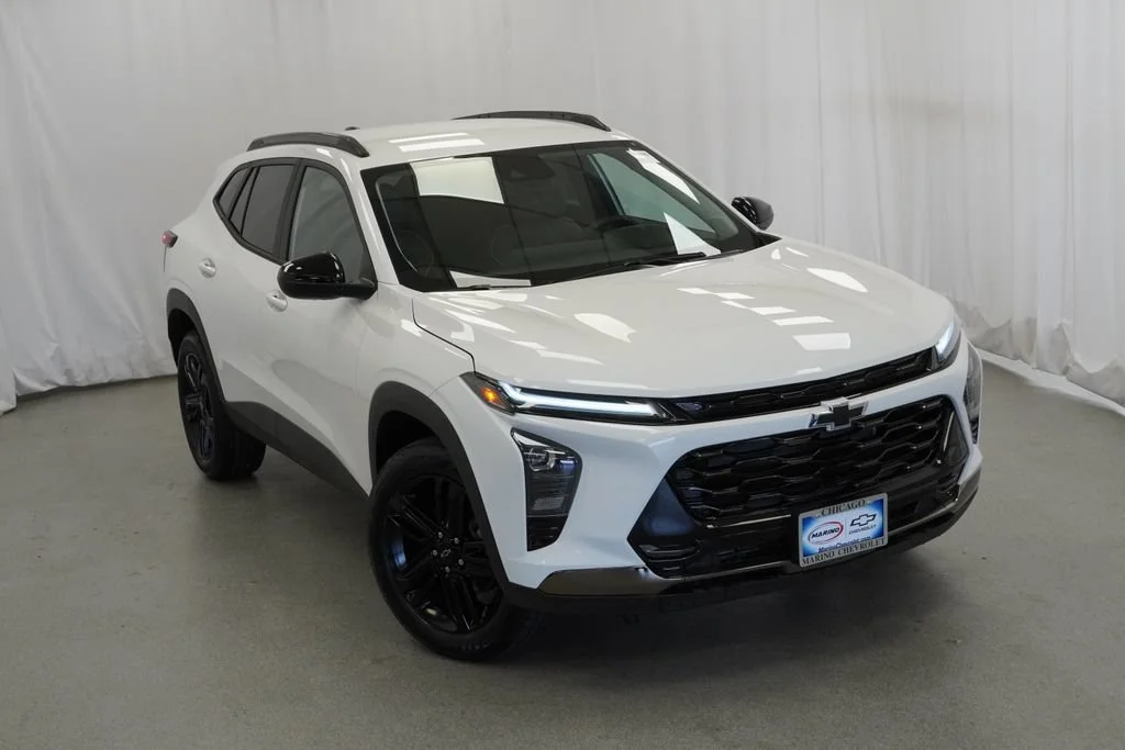 New 2026 Summit White Chevrolet ACTIV image 33